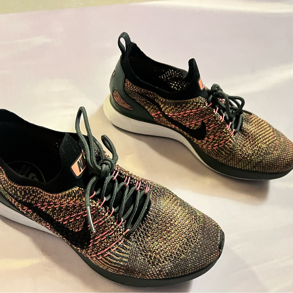 Nike Women's Multicolor Running Shoes